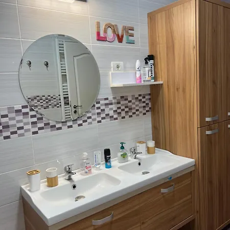 Spiridon Duplex بيت للعطل